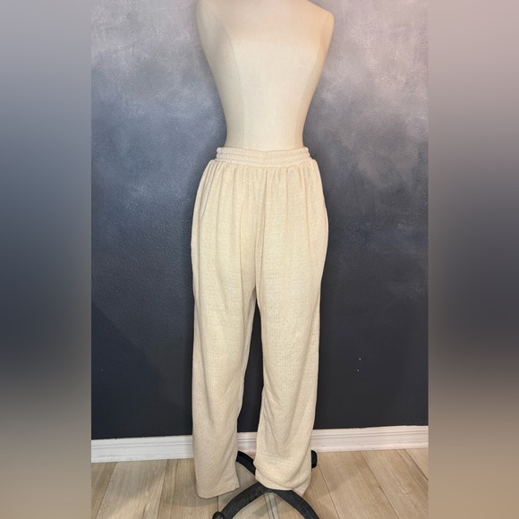 Vintage Lacy Afternoon Beige Knit Lounge Set – Size M - Picture 12 of 16
